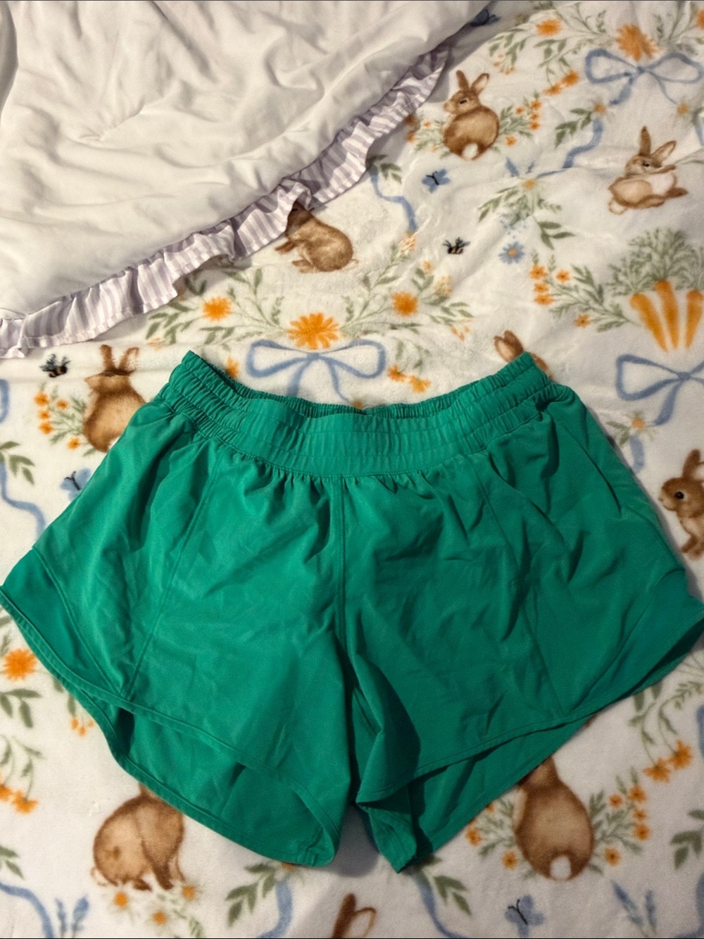 Lululemon Hotty hot 4 inch shorts